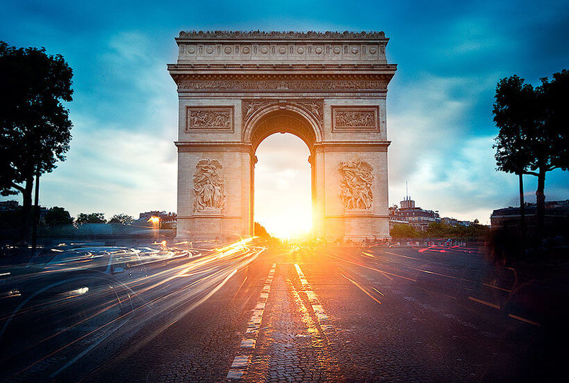 Триумфальная арка в Париже — фото