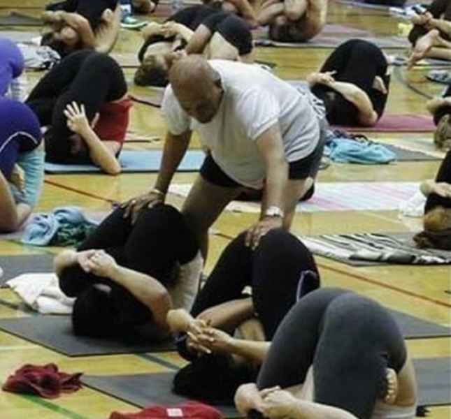 Преподаватель йоги