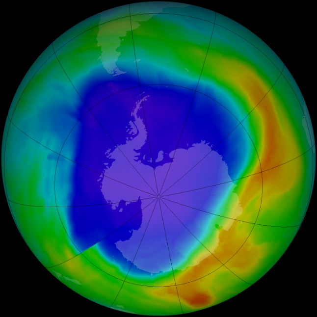 Озоновая дыра над Антарктидой затягивается